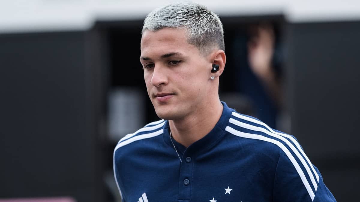 Cruzeiro: Mateus Vital inicia tratamento devido a entorse no tornozelo esquerdo