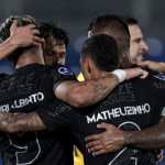 António Oliveira exalta vitória do Corinthians e demonstra preocupação com Matheuzinho