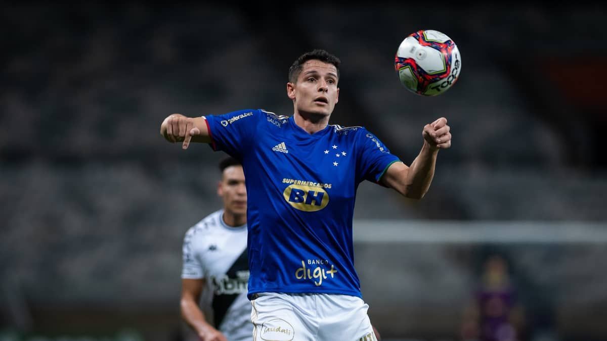 Guarani encaminha contratação do volante Matheus Barbosa, ex-Cruzeiro