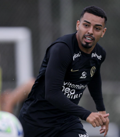 Corinthians acerta empréstimo de Matheus Bidu ao Vitória