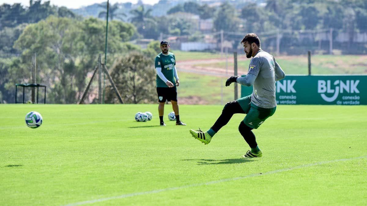 Com novidades, América divulga relacionados para clássico com o Cruzeiro