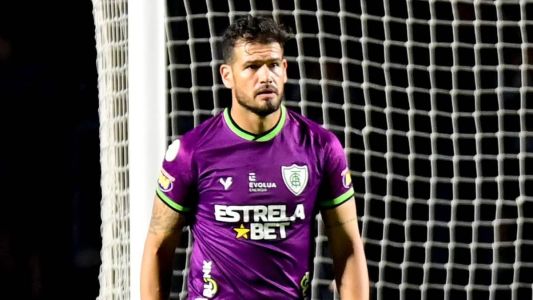 Matheus Cavichioli, goleiro do América