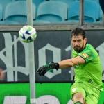 Cavichioli, do América, irrita-se com pergunta sobre falha em gol do Grêmio; veja