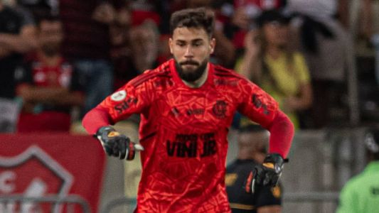 Matheus Cunha é o novo titular do gol do Flamengo