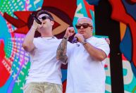 Matheus & Kauan realizam show surpresa em bar de BH