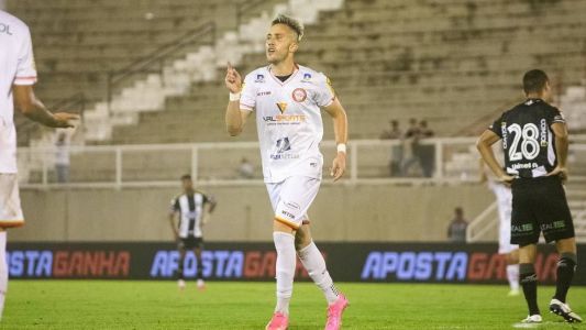 Matheus Frizzo, meia do Tombense, em comemoração de gol sobre o ABC, nesta quinta-feira (7)