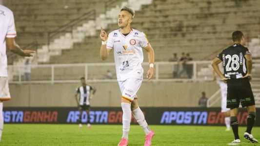 Matheus Frizzo, meia do Tombense, em comemoração de gol sobre o ABC, nesta quinta-feira (7)