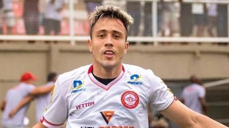 Matheus Frizzo, meia do Tombense, deu números finais à vitória por 4 a 2