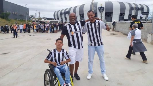 Matheus Henrique viralizou ao comemorar gol do Atlético em sua cadeira de rodas