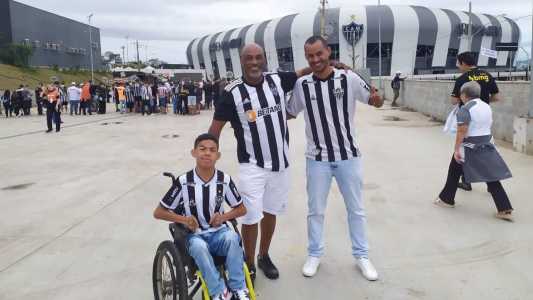 Matheus Henrique viralizou ao comemorar gol do Atlético em sua cadeira de rodas