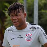 Corinthians acerta transferência de volante a time japonês