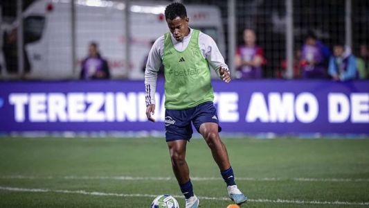 Matheus Jussa já tem nove jogos com a camisa do Cruzeiro em 2023