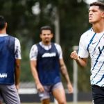 Santa Cruz contrata atacante Matheus Matias, ex-Corinthians