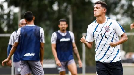 Matheus Matias, novo atacante do Santa Cruz