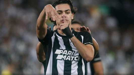 Matheus Nascimento vai desfalcar o Botafogo contra o Cruzeiro
