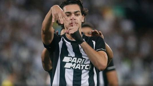 Matheus Nascimento vai desfalcar o Botafogo contra o Cruzeiro