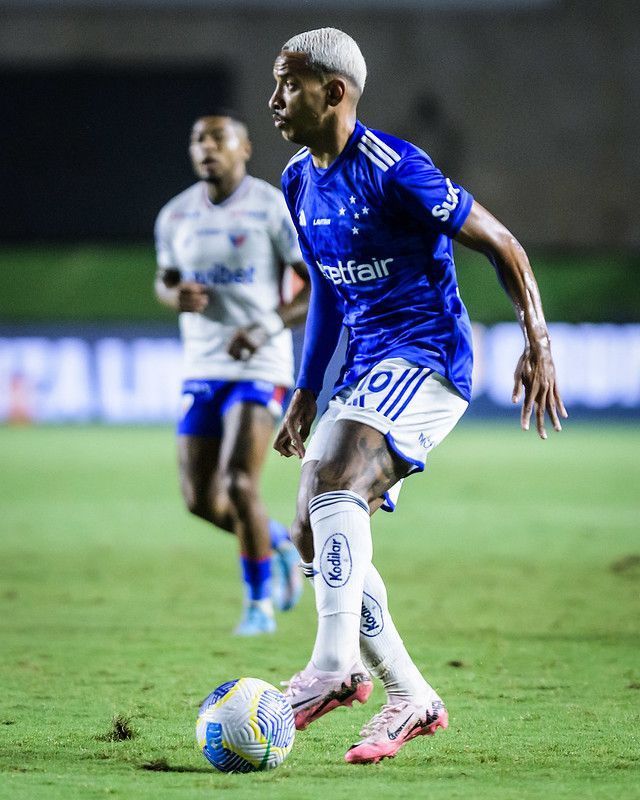 Matheus Pereira desabafa sobre derrota do Cruzeiro: 'No Mineirão seria outro jogo'