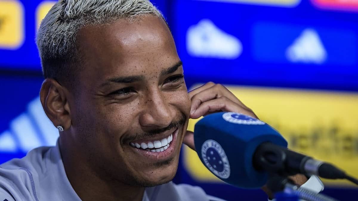 Matheus Pereira exalta Ronaldo, mas revela maior ídolo no Cruzeiro 