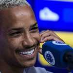 Matheus Pereira exalta Ronaldo, mas revela maior ídolo no Cruzeiro