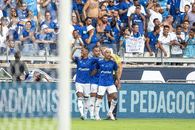 O que o Cruzeiro propôs ao Al-Hilal em negociação por Matheus Pereira