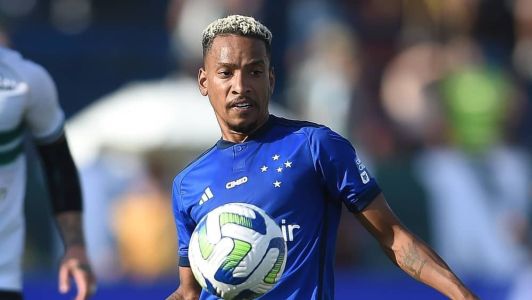 Matheus Pereira durante partida do Cruzeiro contra o Coritiba