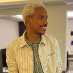 Com perna imobilizada, Matheus Pereira assiste ao jogo do Cruzeiro e publica foto