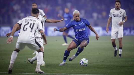 Matheus Pereira foi titular no time do Cruzeiro contra o Botafogo, no Mineirão