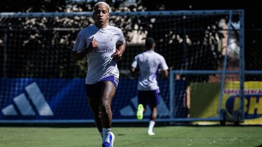 Matheus Pereira foi emprestado ao Cruzeiro pelo Al Hilal, por um ano