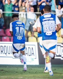Matheus Pereira garantiu vitória do Cruzeiro em cima do Banfield-ARG em amistoso internacional