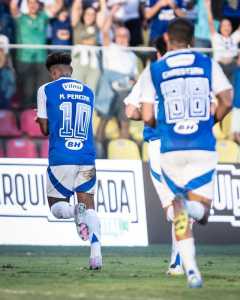 Matheus Pereira garantiu vitória do Cruzeiro em cima do Banfield-ARG em amistoso internacional