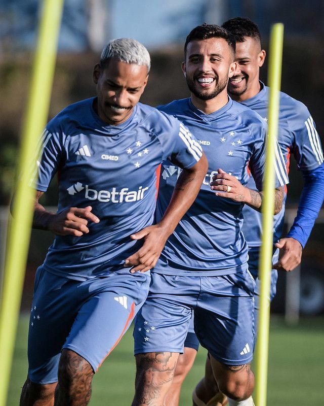 Titular leva terceiro cartão amarelo e desfalca o Cruzeiro contra o Inter