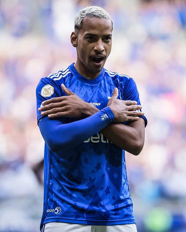 Ex-BBB reage à comemoração de gol de Matheus Pereira, do Cruzeiro