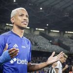 Matheus Pereira, do Cruzeiro, corre risco de não jogar restante do Brasileiro; veja projeções
