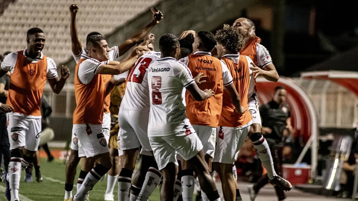 Vitória vence o Ituano fora de casa e encaminha acesso à Série A