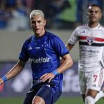 Jornalista carioca rasga elogios à camisa do Cruzeiro: 'Perfeita'