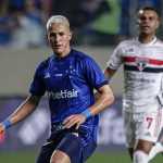 Jornalista carioca rasga elogios à camisa do Cruzeiro: 'Perfeita'