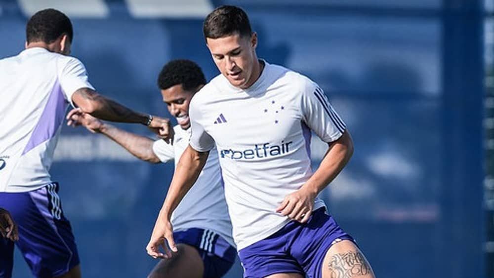 Cruzeiro: Mateus Vital volta aos treinos após se recuperar de lombalgia aguda
