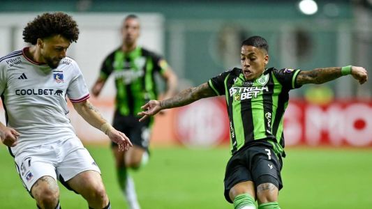 Matheusinho durante partida entre América e Colo-Colo, pela Sul-Americana