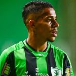 Cria da base, Matheusinho completa 200 jogos pelo América
