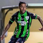 Matheusinho volta a ser relacionado no América após mais de dois meses