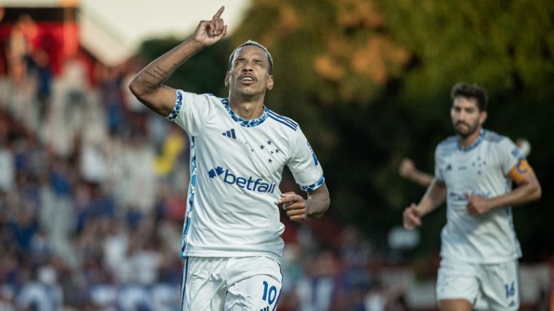 Cruzeiro iguala início de temporada histórica no Campeonato Brasileiro