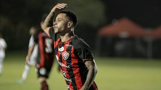 Matheuzinho, atacante do Vitória