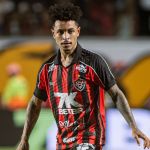 Matheuzinho admite dificuldades físicas e analisa derrota do Vitória no Brasileiro