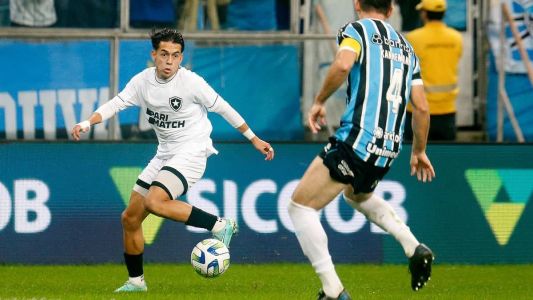 Mati Segovia, o Segovinha, teve atuação decisiva pelo Botafogo contra o Grêmio