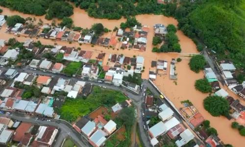 Enchente do Rio Paraibuna alaga bairros em Matias Barbosa, na Zona da Mata