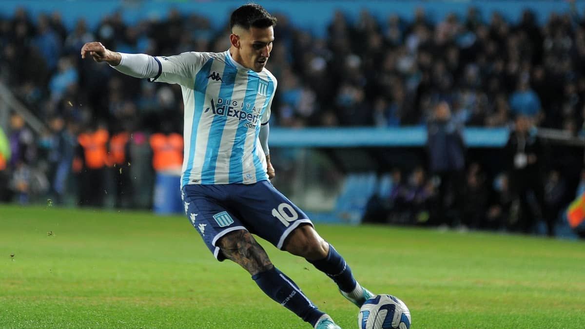 Dirigente confirma Rojas no Corinthians e paraguaio chora em despedida no Racing 