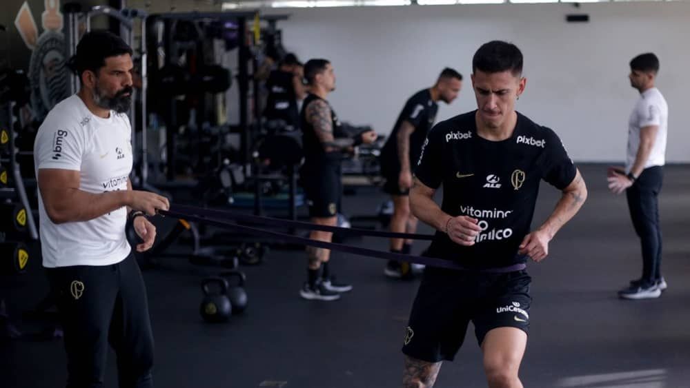 Rojas volta, e Corinthians faz trabalho tático de olho no Bahia