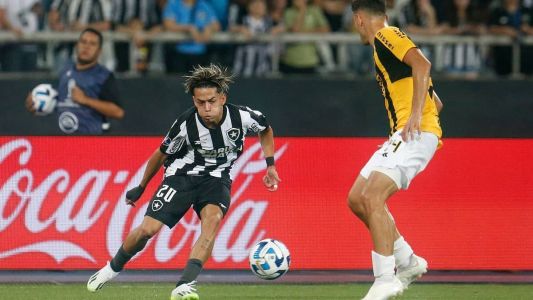 Matias Segovia, o Segovinha, em ação pelo Botafogo