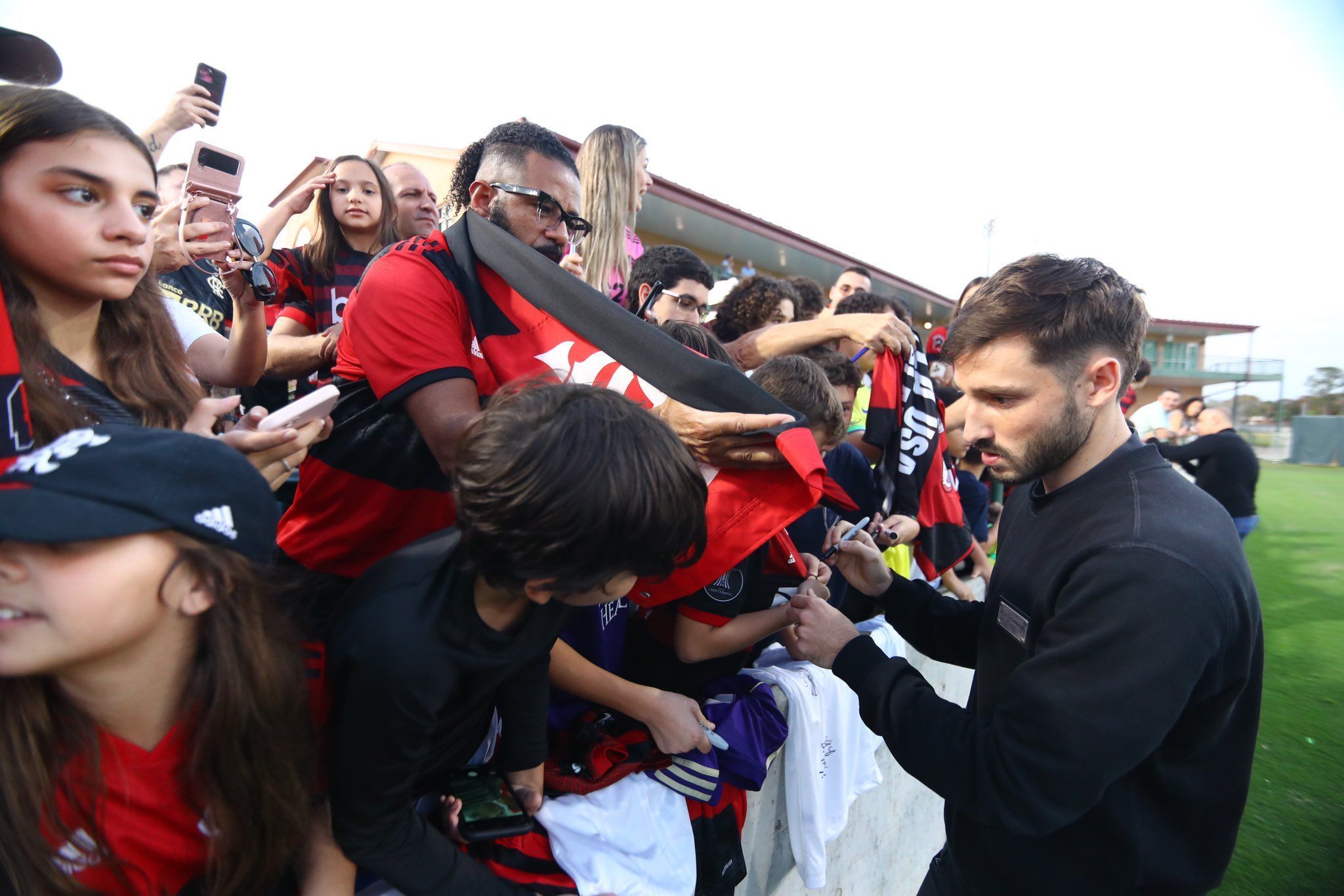 Viña projeta adaptação fácil ao Flamengo e espera primeiro contato com a Nação no Maracanã
