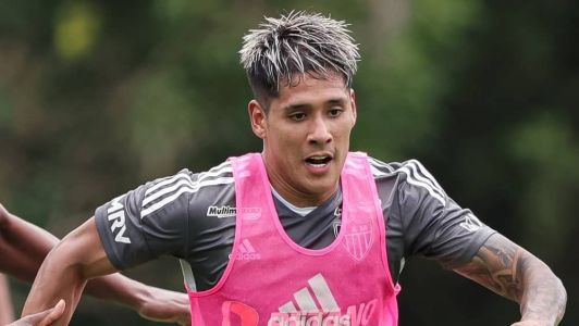 Matías Zaracho durante treino nesta terça-feira (21), na Cidade do Galo